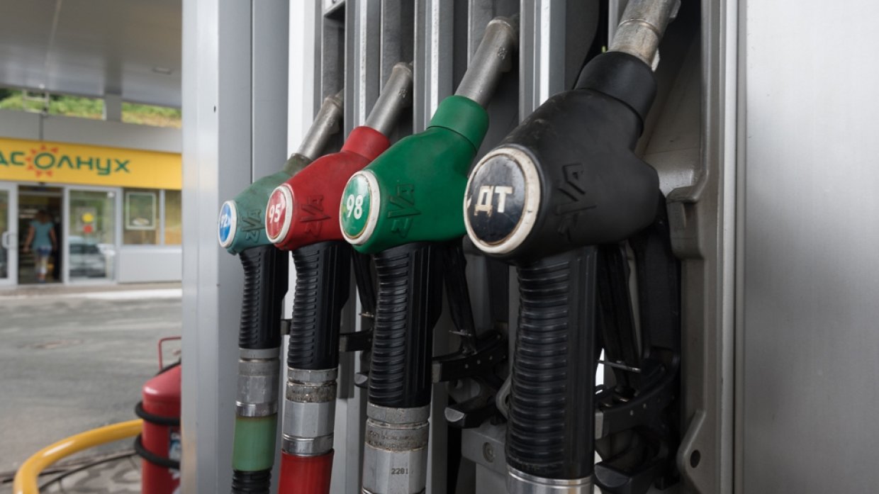 Дт дизельное топливо. Бренды автозаправок. Дт азс. Зимнее дизельное топливо на азс. Дизельное топливо на азс.